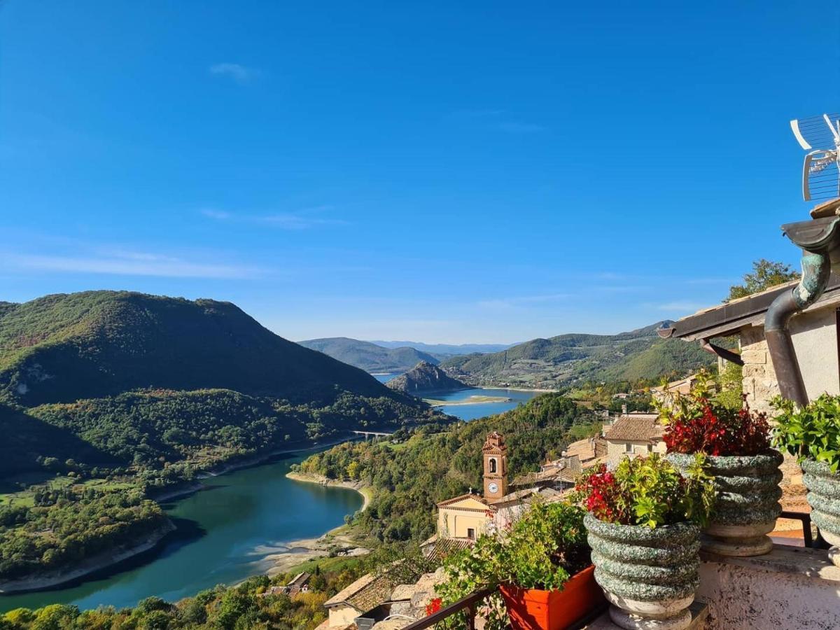 La Casa Sul Fiordo Lago Del Turano Paganico Sabino Ngoại thất bức ảnh